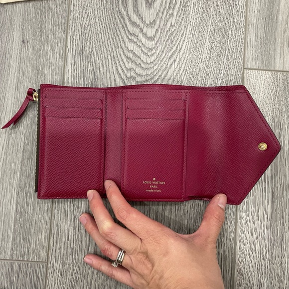 LV Compact Wallet Victorine Monogram - Picture 5 of 5